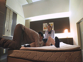 キモいおじさんとGOTOセックス！　自粛なんて関係なし！マッチングアプリで釣りあげた18歳クソ生意気制服ギャル生駒みく（18歳）　サンプル画像03